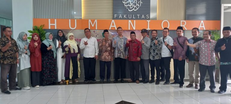 Dosen dan Tenaga Kependidikan Fuda Visiting Lecturer dan Benchmarking di Fakultas Humaniora UIN Malang